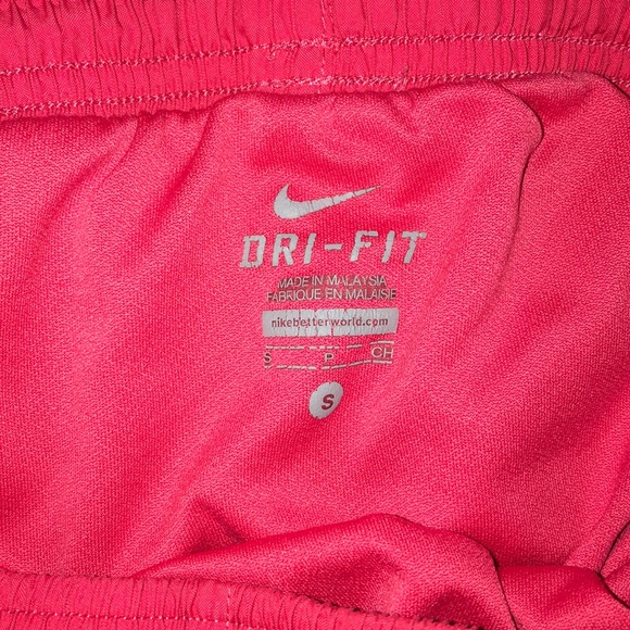 Nike shorts size S - Picture 3 of 3